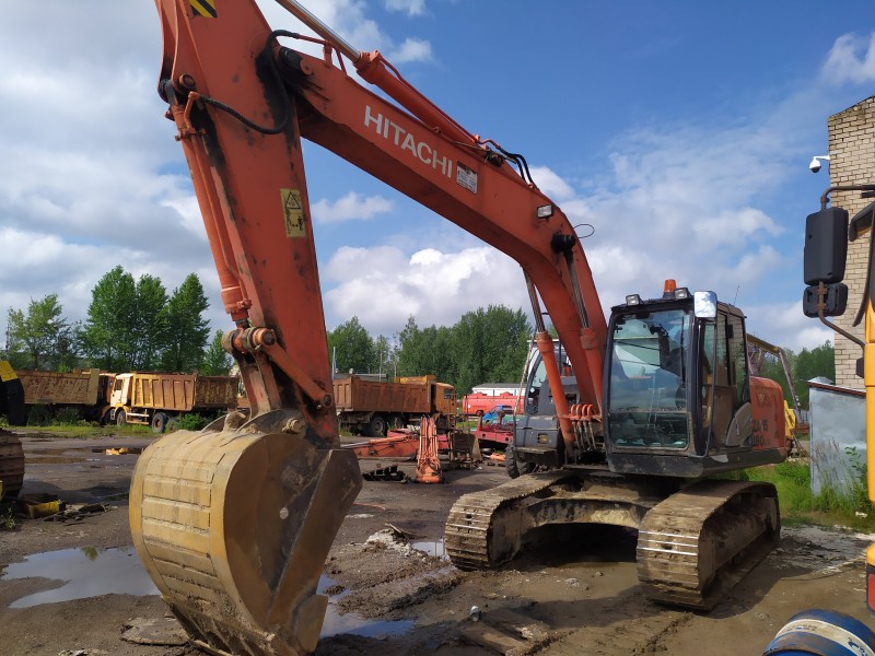 Экскаватор гусеничный HITACHI ZX180L CN-5G