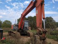 Экскаватор гусеничный Hitachi ZX200LC-3 2