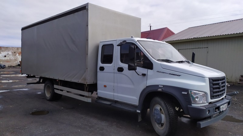 Шторный грузовик ГАЗон NEXT