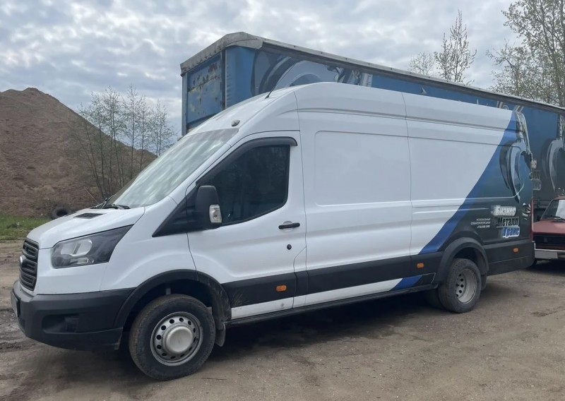 Ford Transit цельнометаллический