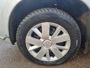 Lada Granta Liftback 15