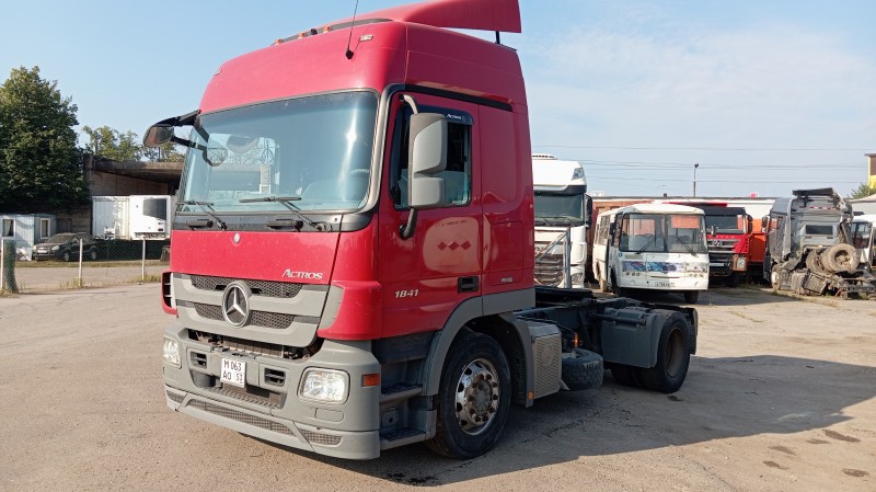 Седельный тягач Mercedes Benz Actros 1841